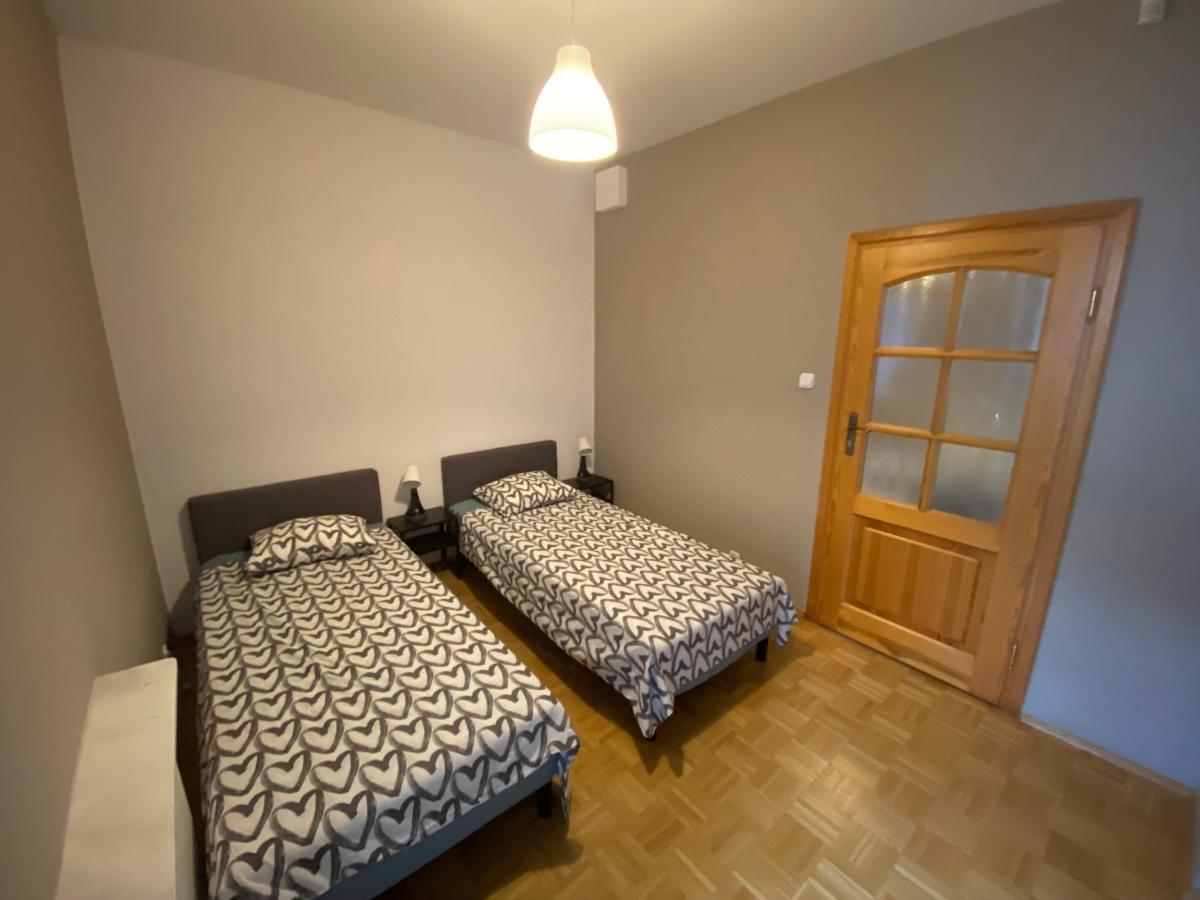 Pokoje Nowoursynowska Albergue Varsovia Exterior foto