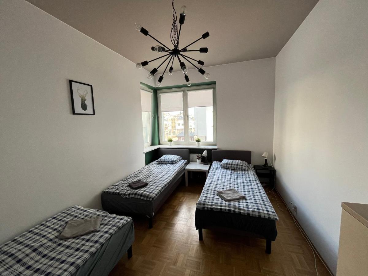Pokoje Nowoursynowska Albergue Varsovia Exterior foto